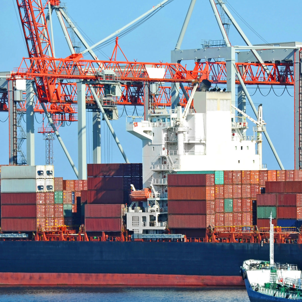 今年第一季度全球货物和服务贸易