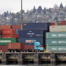 禁止港口内储存危险货物，进口商