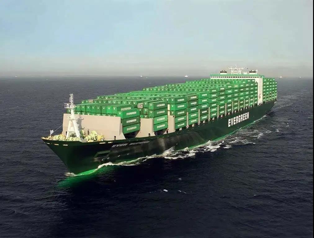 刷新全球最大集装箱船纪录！长荣海运首艘2.4万级集装箱船来了