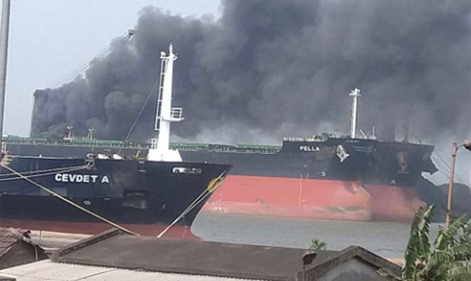 海运到印度港口注意了,印度港口一散货船装载煤炭时发生火灾