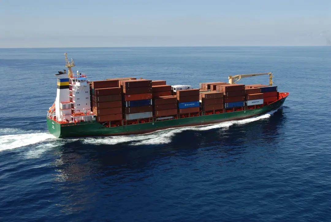 全球海运业陷入混乱局面，更多的额外集装箱船被部署进亚洲-北欧航线