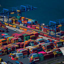 联邦快递租用三艘船运送中国货物，为避免洛杉矶/长滩港拥堵，直接挂靠军事港口