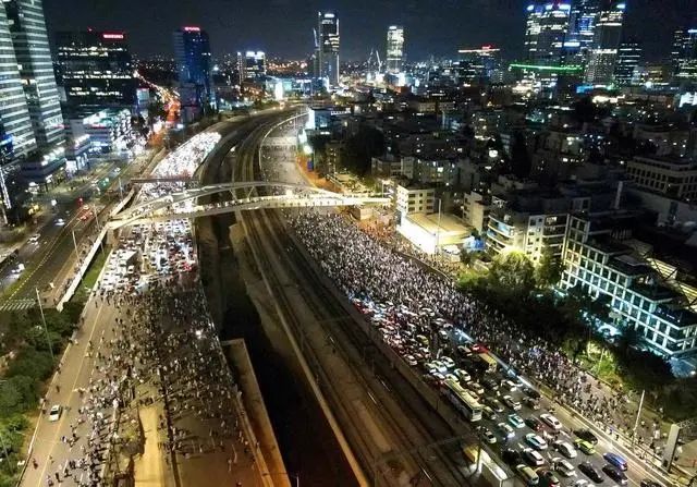 以色列爆发大规模抗议！超60万人走