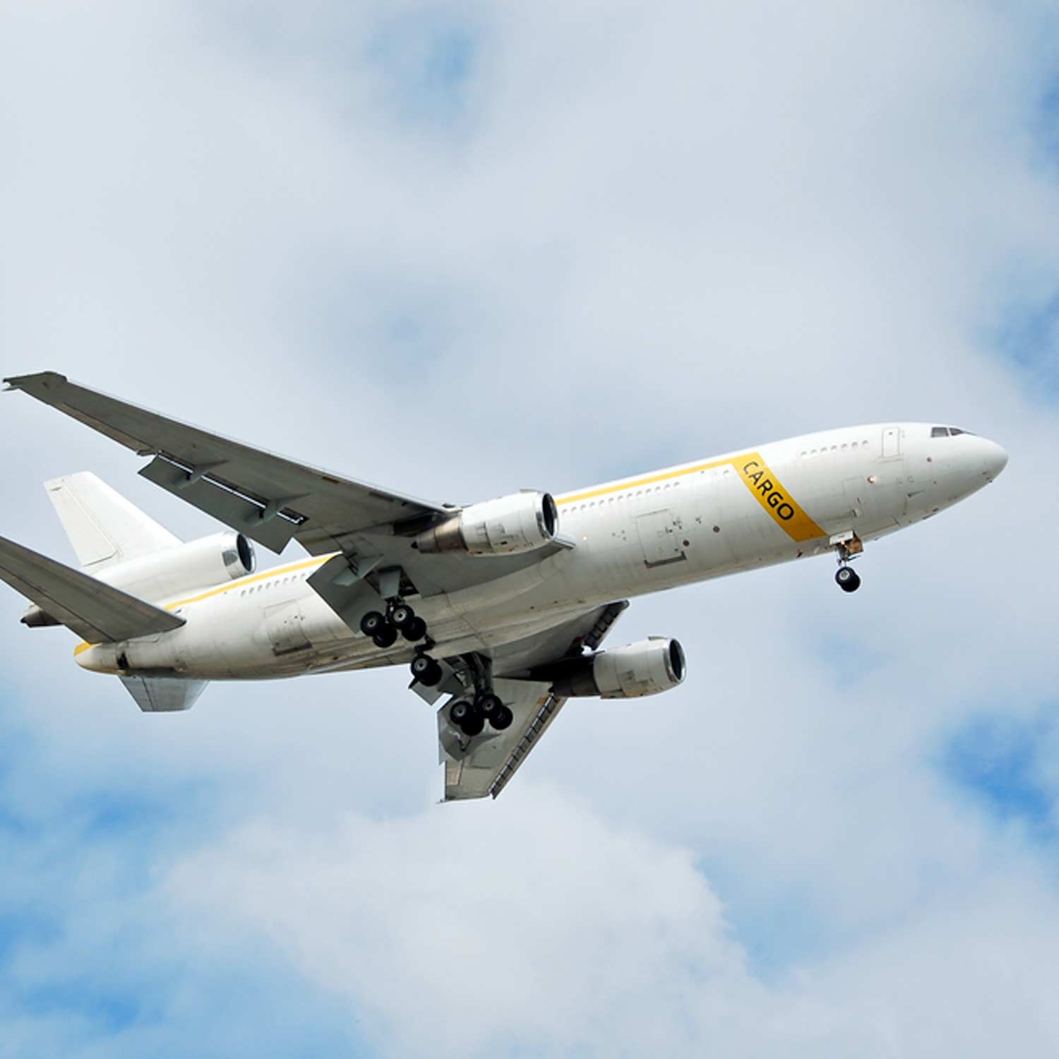 最新数据，全球航空货运需求如何？