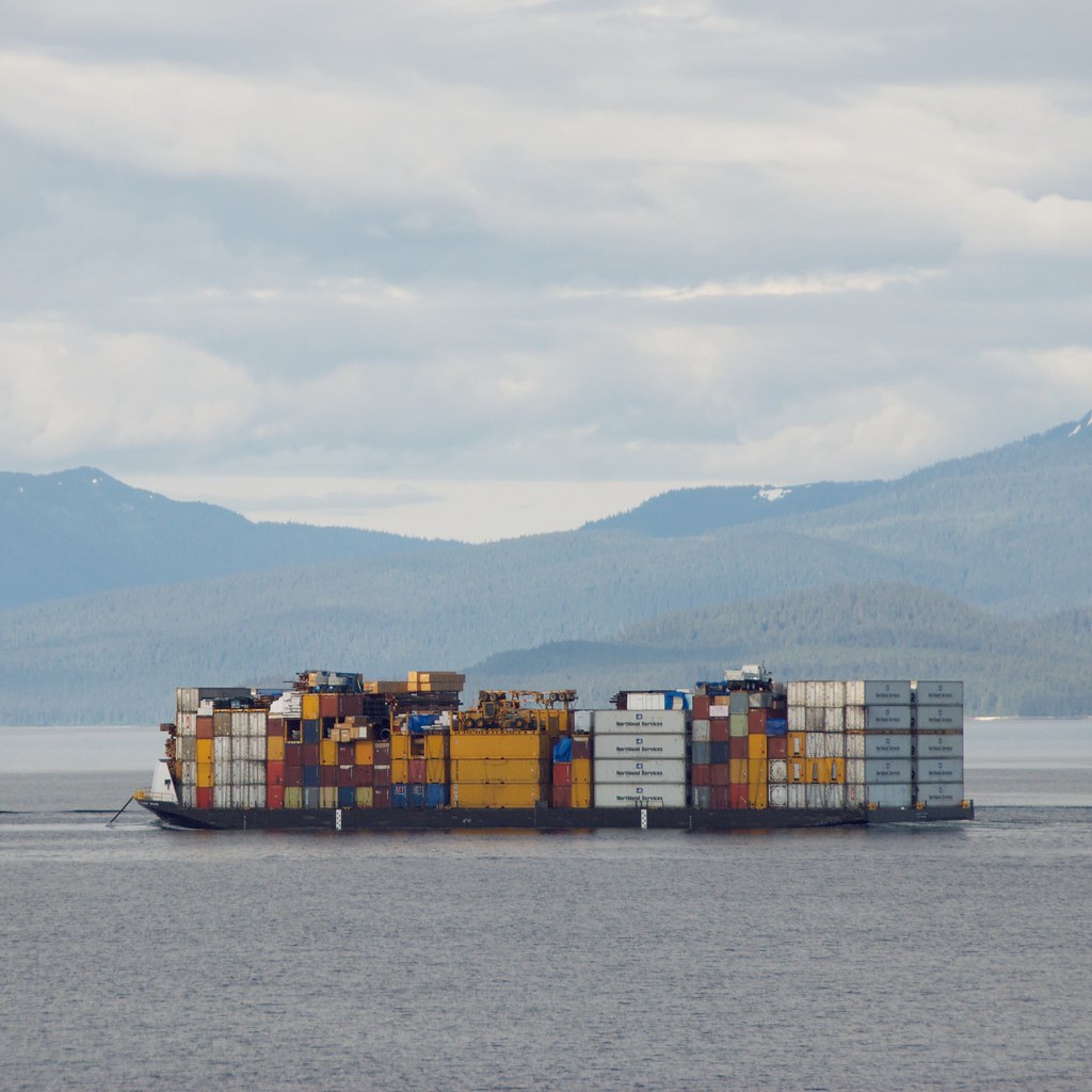 突发！该国第一大港全面停摆，码头租赁争